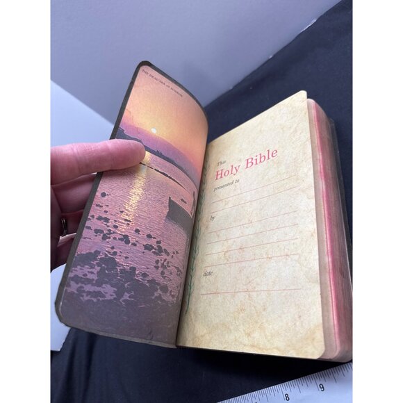 The Holy Bible King James Version Regency Edition READ Red Letter - Picture 4 of 16